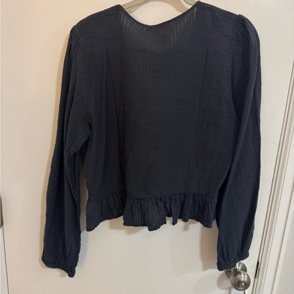*NWT* American Eagle Outfitters Black Blouse with Tie Front and Long Sleeves - Picture 7 of 7